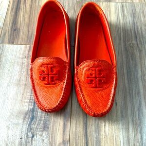 Tory Burch woman in size 8.5
